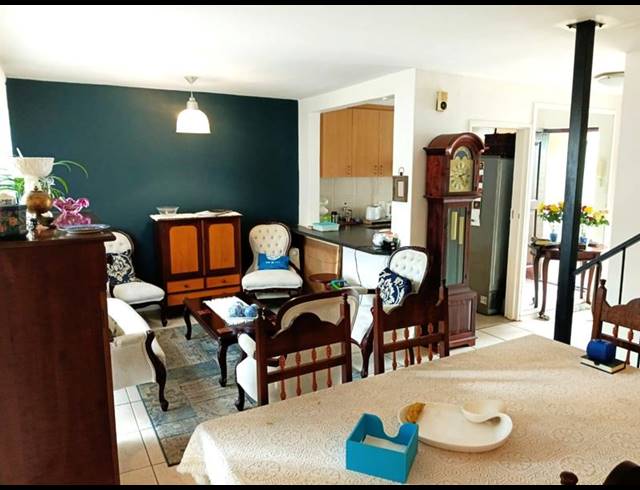 3 BEDROOM TOWNHOUSE FOR SALE IN LA ROCHELLE